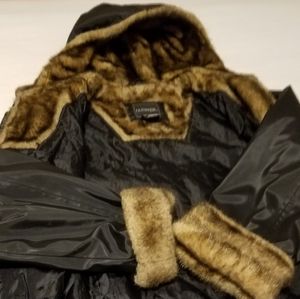 Outbrook M (8/10) rain jacket with faux fur.